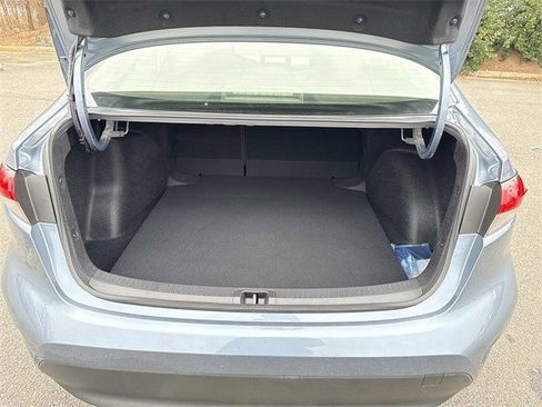 Used 2025 Toyota Corolla LE image 12