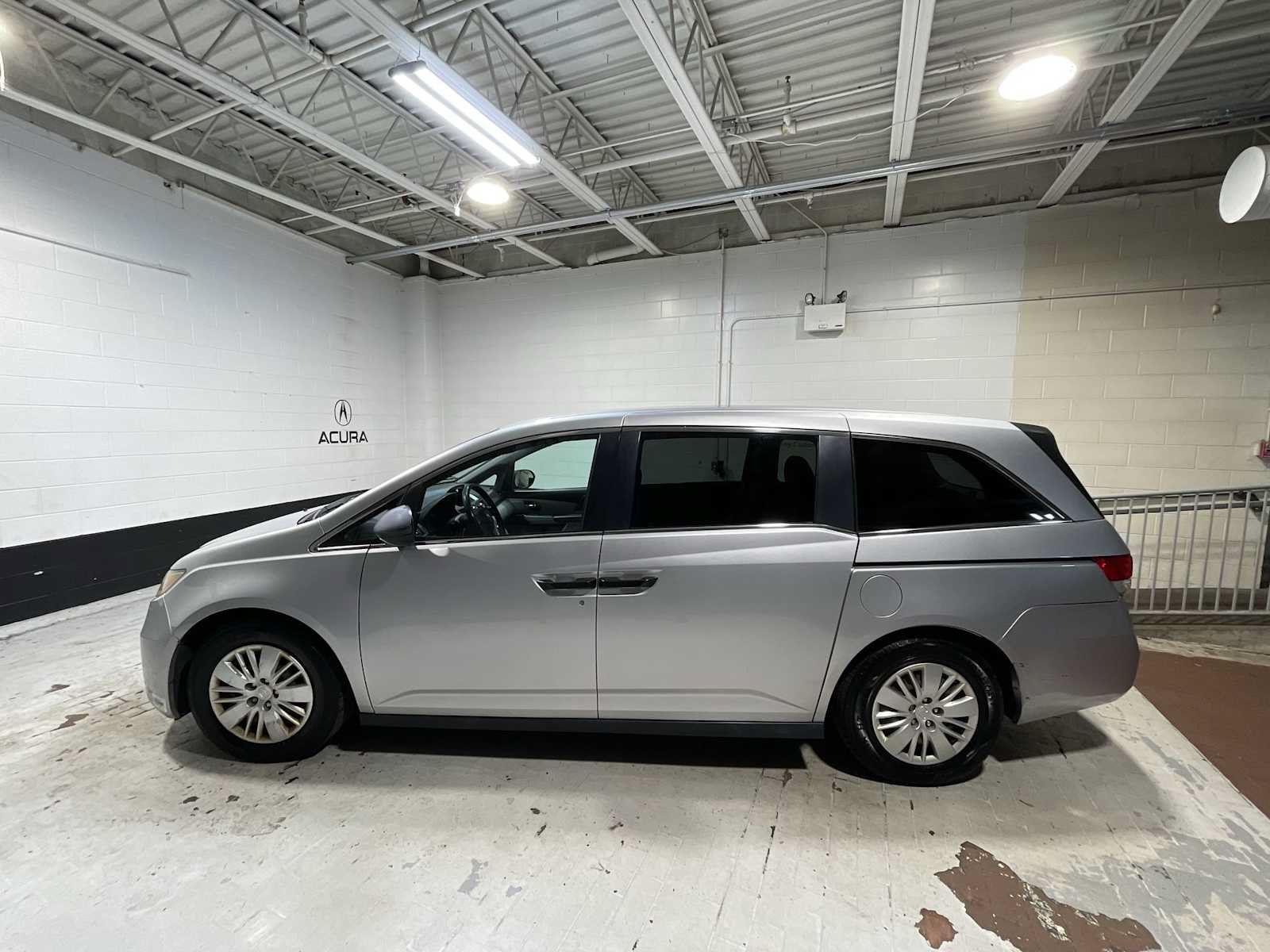 Used 2014 Honda Odyssey LX image 3