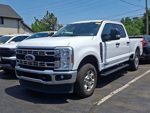 Used 2025 Ford F250 XLT AWD/4WD image 3