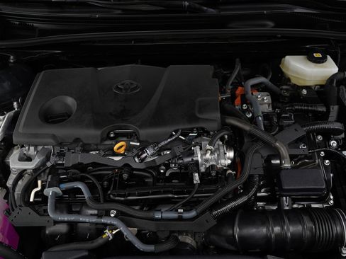 Used 2025 Toyota Camry SE image 29