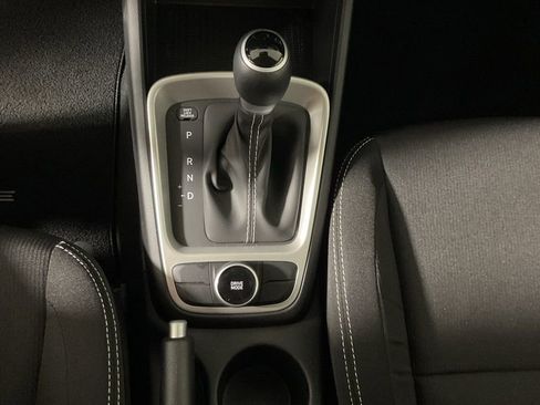 New 2025 Hyundai Venue SEL image 30