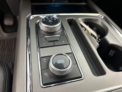Used 2018 Ford Expedition XLT w/ Equipment Group 201A AWD/4WD image 20