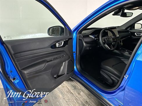 New 2026 Jeep Compass Latitude image 20