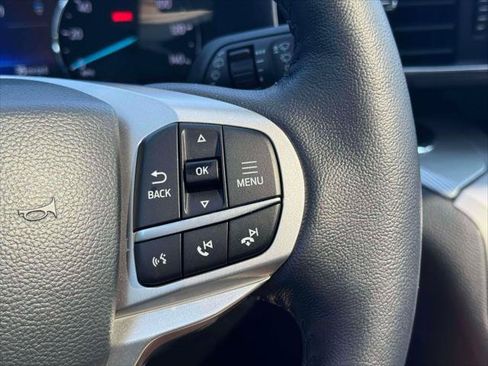 Used 2022 Ford Explorer XLT w/ Equipment Group 202A AWD/4WD image 27