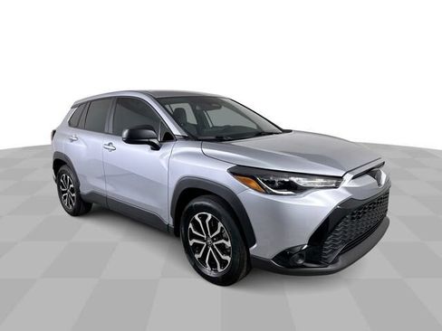 Used 2025 Toyota Corolla Cross AWD Hybrid image 2