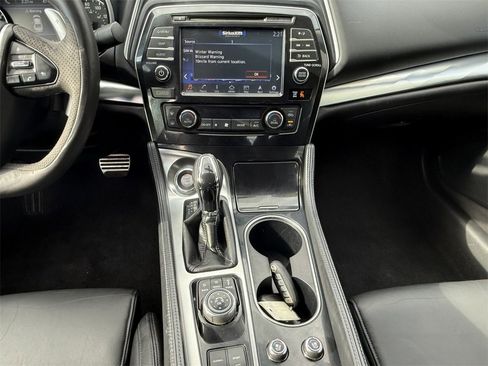 Used 2016 Nissan Maxima SR image 13