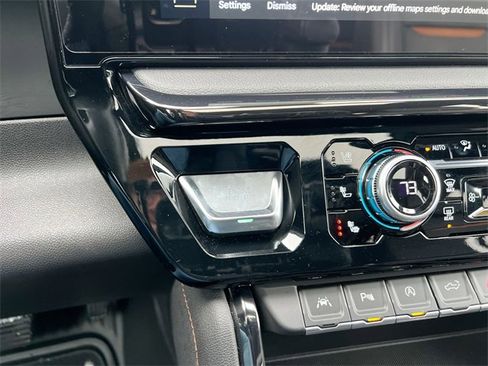 Used 2024 GMC Sierra 1500 AT4 w/ Technology Package image 17