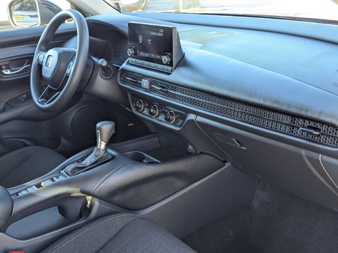 Used 2025 Honda HR-V LX image 29