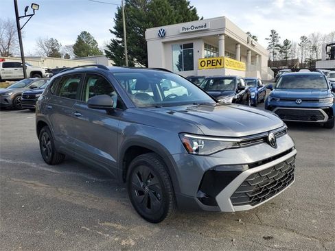 Certified 2025 Volkswagen Taos S image 3