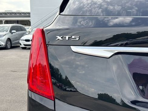 Used 2018 Cadillac XT5 Platinum AWD/4WD image 11