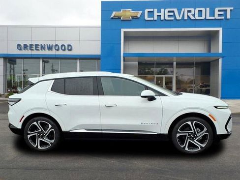 New 2026 Chevrolet Equinox EV LT FWD image 2