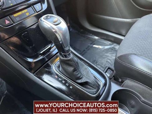 Used 2022 Buick Encore Preferred image 31