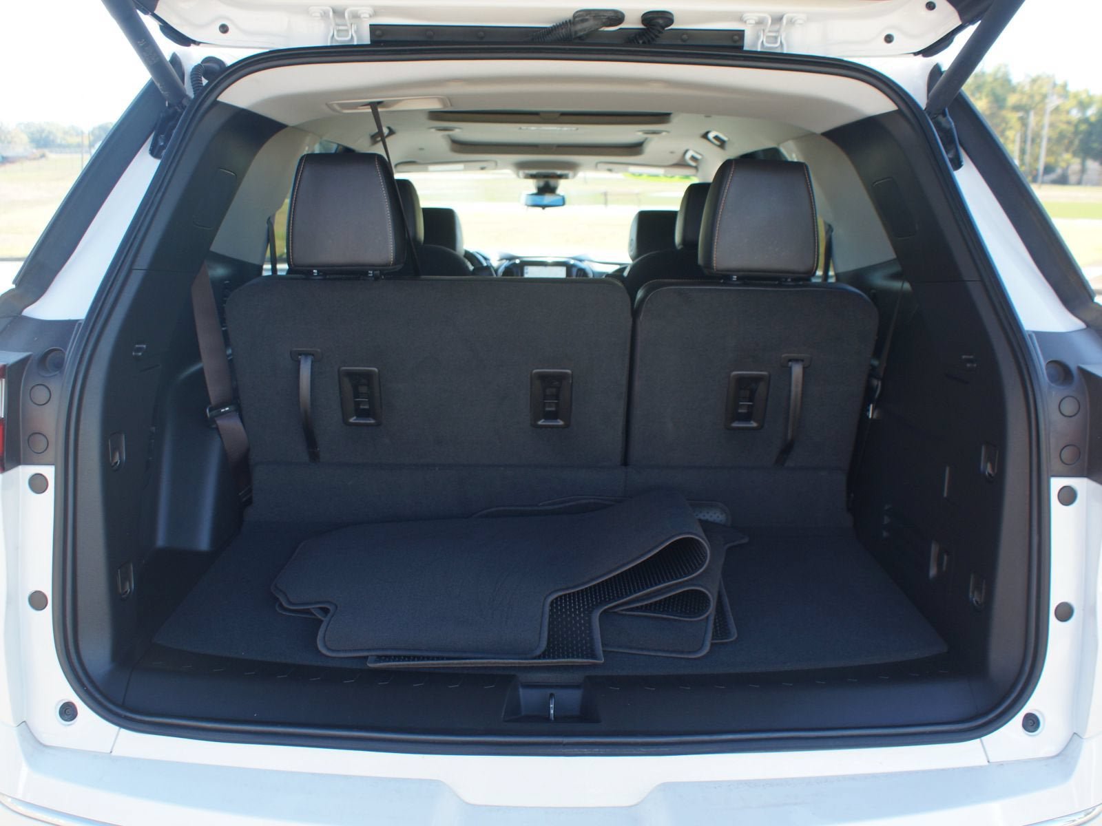 Used 2020 Chevrolet Traverse Premier FWD image 19