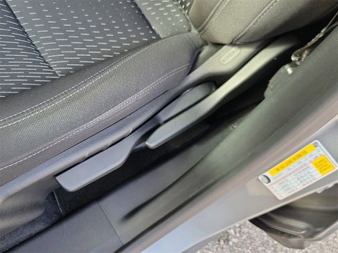 Used 2025 Chevrolet Equinox LT image 16