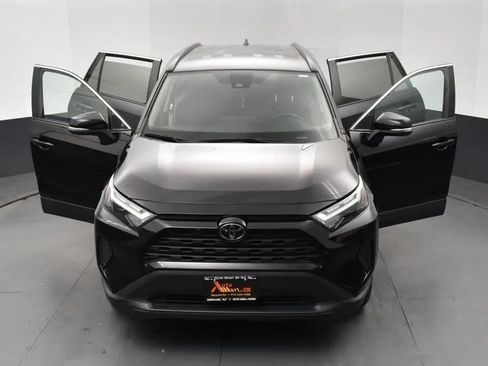 Used 2024 Toyota RAV4 XLE FWD image 10