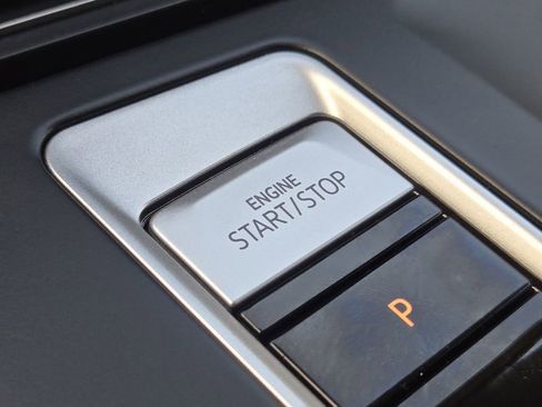 Used 2024 Volkswagen Atlas SE image 22