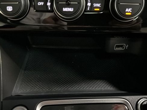 Used 2019 Volkswagen Jetta R-Line FWD image 28