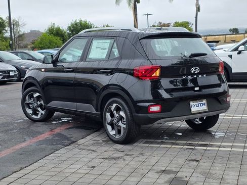 New 2025 Hyundai Venue SEL image 5