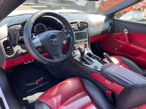 Used 2008 Chevrolet Corvette Coupe w/ Preferred Equipment Group RWD image 9