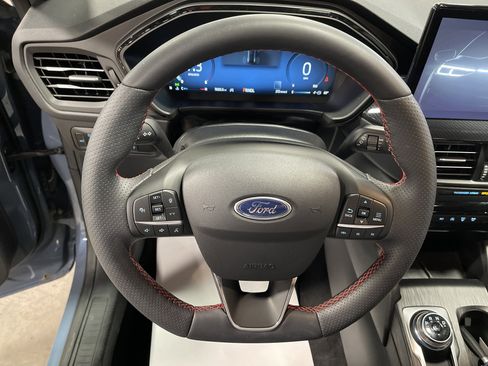 Used 2024 Ford Escape ST-Line Select w/ Tech Pack #2 image 17