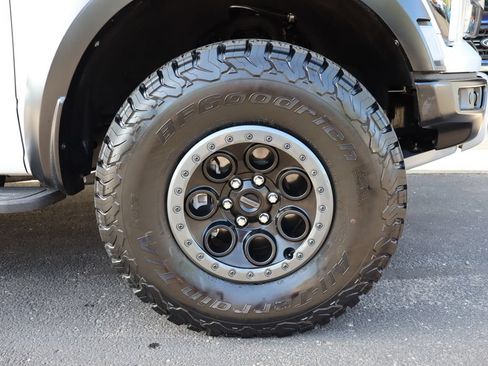 Used 2025 Ford F150 Raptor AWD/4WD image 16