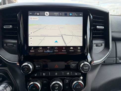 Used 2024 RAM 1500 Laramie image 17