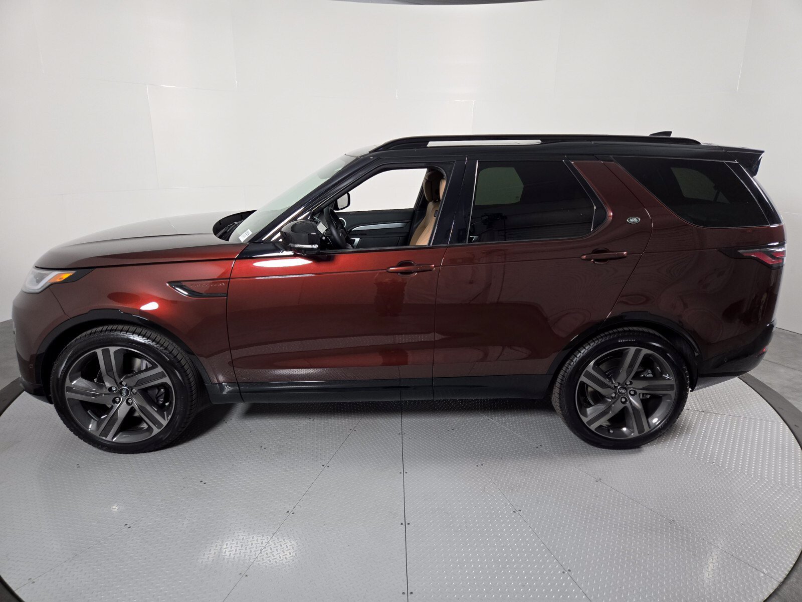 New 2026 Land Rover Discovery Limited Edition AWD/4WD image 35
