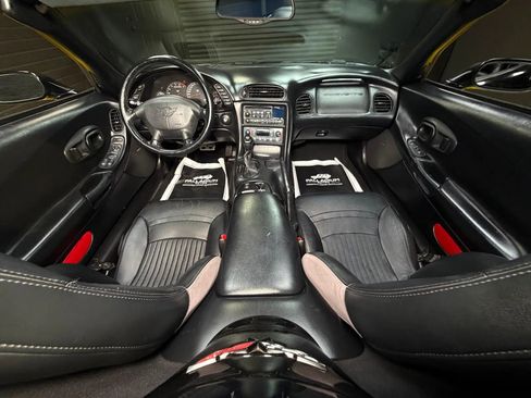 Used 2001 Chevrolet Corvette Convertible w/ Preferred Equipment Group2 image 11