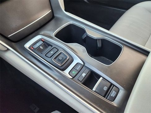 Certified 2019 Honda Accord Touring image 17