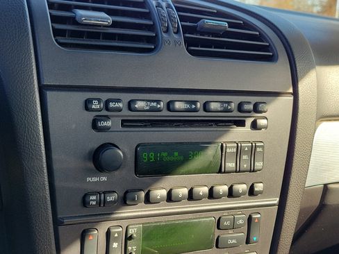 Used 2004 Ford Thunderbird Deluxe image 23