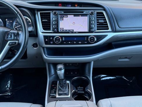 Used 2018 Toyota Highlander Limited w/ Protection Package #3 image 27