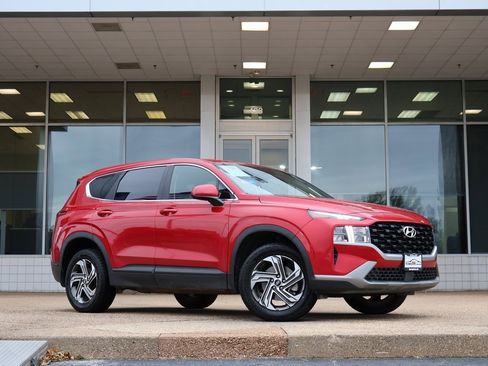 Certified 2022 Hyundai Santa Fe SE image 2