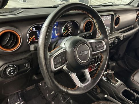 Used 2023 Jeep Gladiator Mojave AWD/4WD image 13