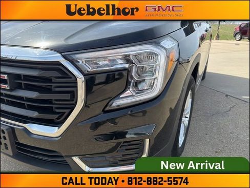 Used 2022 GMC Terrain SLE image 13
