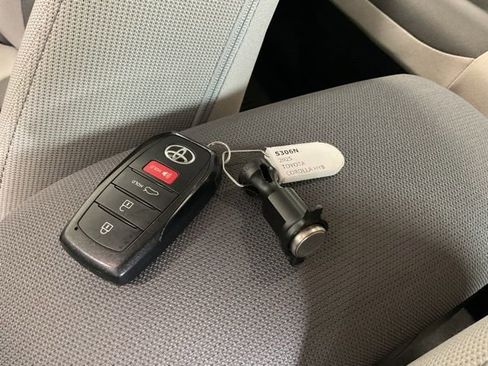 Used 2025 Toyota Corolla LE w/ LE Premium Package AWD/4WD image 22