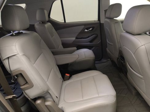 Used 2021 Chevrolet Traverse LT w/ LT Premium Package image 19