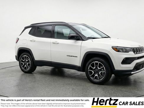 Used 2025 Jeep Compass Trailhawk image 1