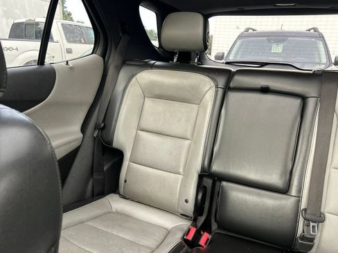 Used 2018 Chevrolet Equinox Premier FWD image 12
