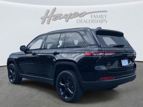 Used 2024 Jeep Grand Cherokee Limited w/ Black Appearance Package RWD image 8