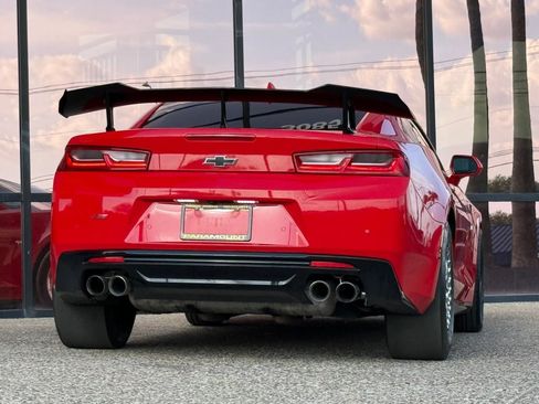 Used 2017 Chevrolet Camaro SS RWD image 11