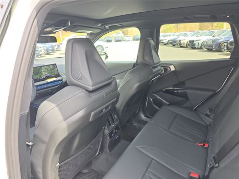New 2026 BMW X3 xDrive30 w/ Premium Package AWD/4WD image 17