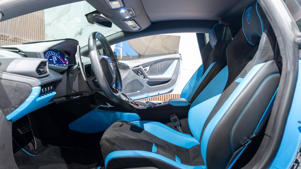 Used 2023 Lamborghini Huracan Tecnica RWD image 10