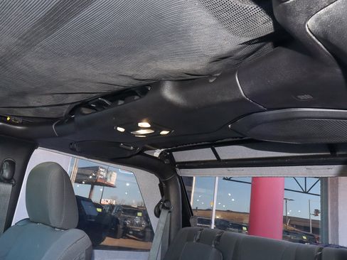 Used 2021 Jeep Wrangler Sport image 8