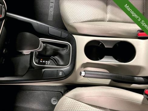 Used 2025 Kia Soul LX w/ LX Technology Package FWD image 17