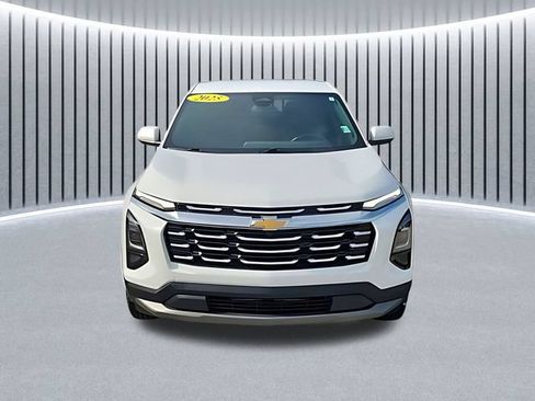Used 2025 Chevrolet Equinox LT AWD/4WD image 2