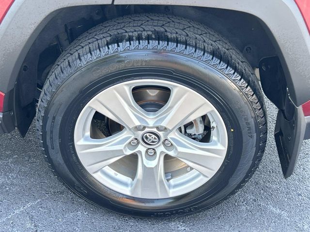 Used 2019 Toyota RAV4 XLE w/ Convenience Package AWD/4WD image 14
