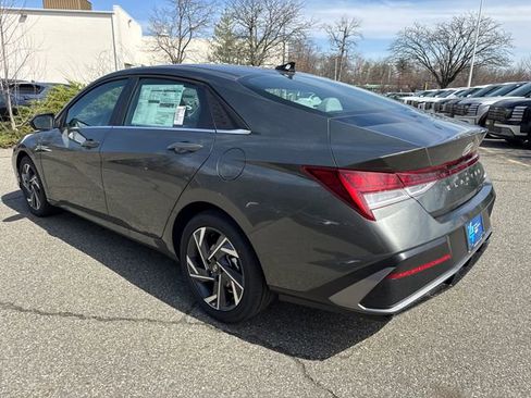 New 2026 Hyundai Elantra Limited FWD image 11