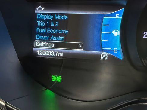Used 2019 Ford Fusion SE w/ Equipment Group 151A FWD image 18