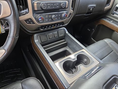 Used 2018 GMC Sierra 1500 Denali AWD/4WD image 25