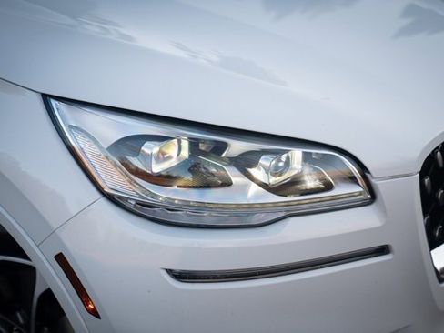 Used 2022 Lincoln Aviator Grand Touring w/ Equipment Group 301A image 6